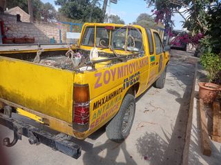Nissan King Cab 1995 D21 4X4 DIESEL-thumb-3