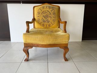 Πολυθρόνα Κλασικού Σχεδιασμού · Ελληνικής Κατασκευής