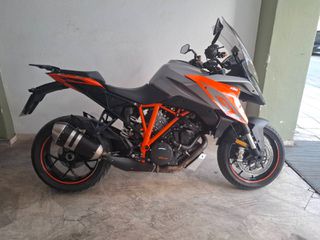 KTM 1290 Super Duke GT 2016