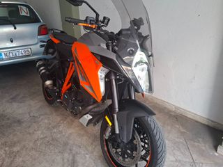 KTM 1290 Super Duke GT 2016-thumb-1