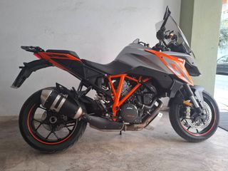 KTM 1290 Super Duke GT 2016-thumb-2