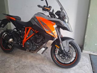 KTM 1290 Super Duke GT 2016-thumb-7