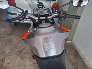 KTM 1290 Super Duke GT 2016-thumb-40