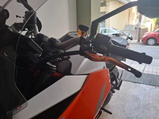 KTM 1290 Super Duke GT 2016-thumb-41
