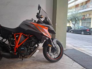 KTM 1290 Super Duke GT 2016-thumb-11