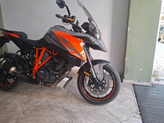 KTM 1290 Super Duke GT 2016-thumb-12