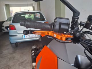 KTM 1290 Super Duke GT 2016-thumb-27