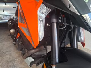 KTM 1290 Super Duke GT 2016-thumb-33
