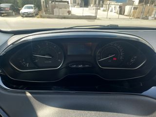 Peugeot 208 2019-thumb-8