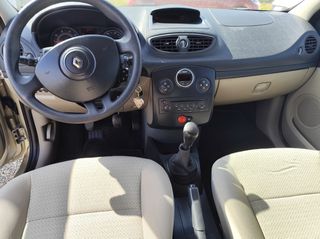 Renault Clio 2006-thumb-8