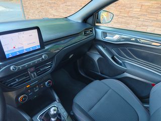 Ford Focus 2020 ST-LINE-thumb-40