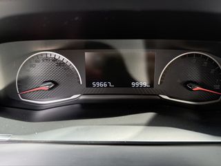 Peugeot 208 2021-thumb-5
