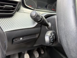 Peugeot 208 2021-thumb-6