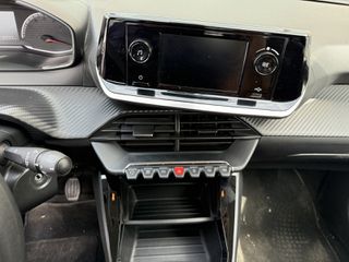 Peugeot 208 2021-thumb-7
