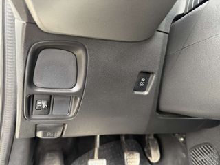 Peugeot 208 2021-thumb-9