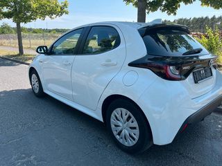 Toyota Yaris 2021 1.5 HYBRID STYLE PLUS CVT-thumb-3