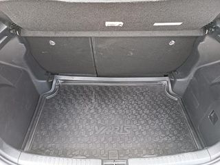 Toyota Yaris 2021 1.5 HYBRID STYLE PLUS CVT-thumb-4