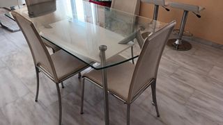 Τραπεζαρία γυάλινη