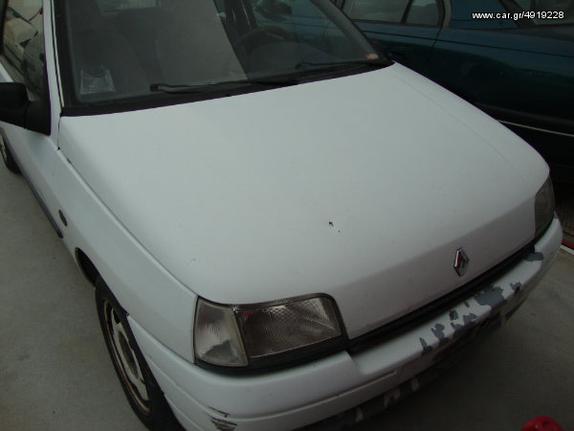 RENAULT CLIO (1993)