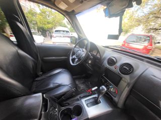 Jeep Cherokee 2004 3.7 LIMITED EDITION AUTO 211 PS-thumb-40