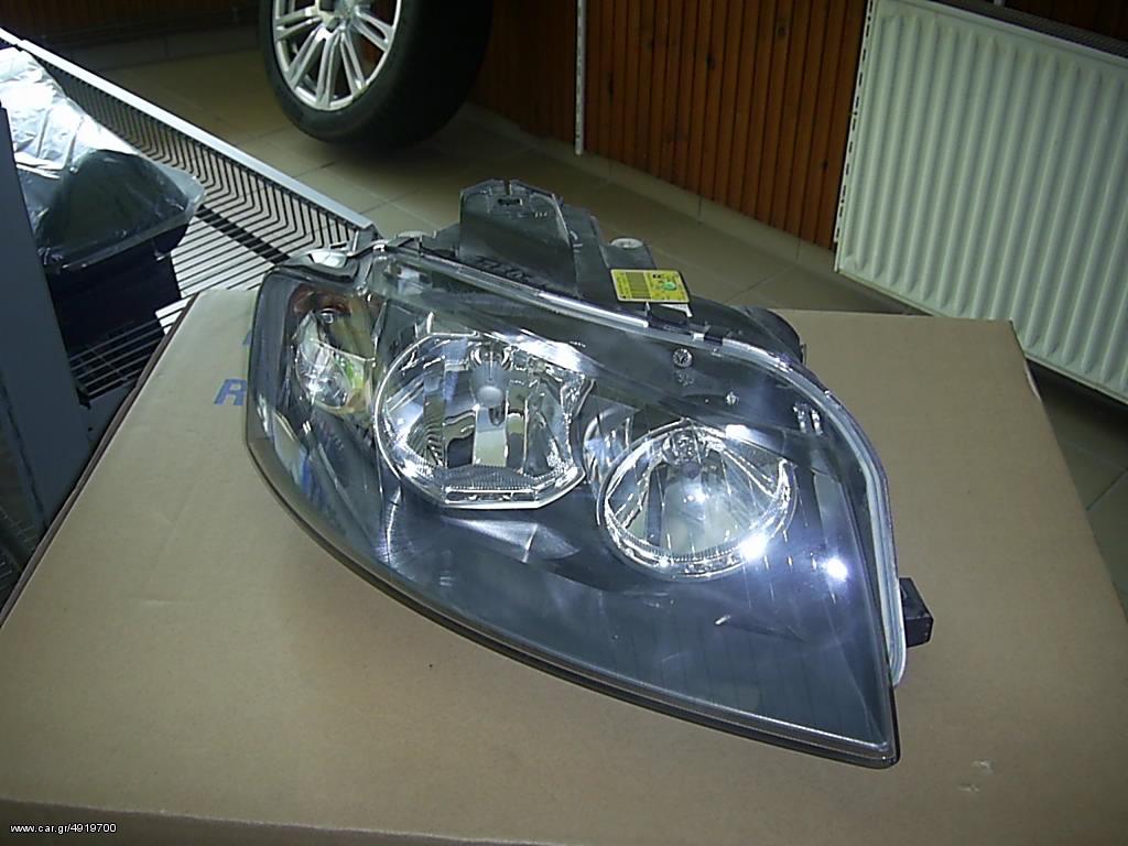 AUDI A3 φαναρι δεξι 8P0941004A