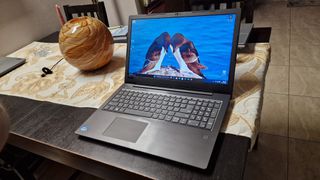 Lenovo IdeaPad 15,6" 12GB/1TB HDD+128GB M2 NVME
