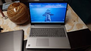 Lenovo IdeaPad i3 15.6" 12GB/1TB HDD+128GB M2 NVME