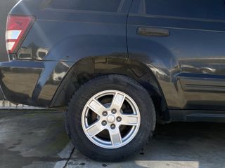 Jeep Grand Cherokee 2005 LAREDO-thumb-4