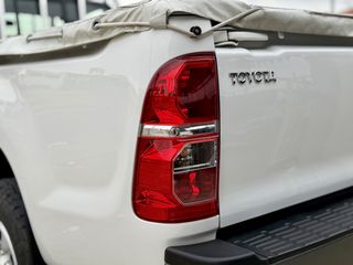 Φορτηγό Έως 7.5τ Toyota 2015 HILUX D-4D-thumb-26