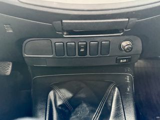 Φορτηγό Έως 7.5τ Toyota 2015 HILUX D-4D-thumb-58