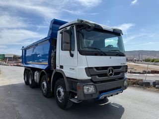 Ανατροπή Mercedes-Benz 2012 Actors 41-44-thumb-6