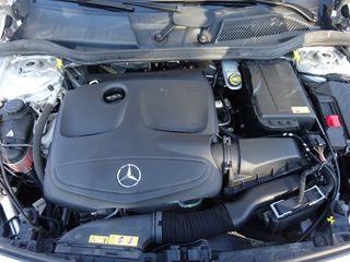 Mercedes-Benz A 180 2015 BlueEfficiency Style-thumb-10