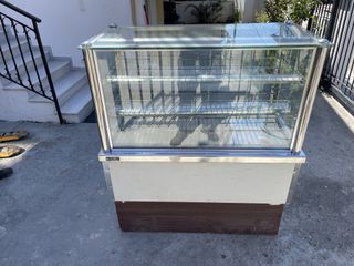 Ψυγείο βιτρίνα ινοξ με συρόμενα τζάμια