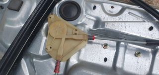 VOLKSWAGEN POLO 9N 02-09 3ΘΥΡΟ 6Q3837755A ΑΡΙΣΤΕΡΟΣ ΓΡΥΛΛΟΣ ΠΑΡΑΘΥΡΟΥ ΧΩΡΙΣ ΜΟΤΕΡ-thumb-1