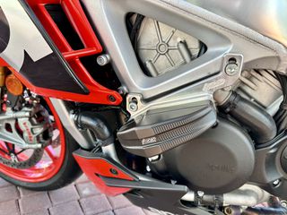 Aprilia Tuono 2022 V4 1100 Factory-thumb-39