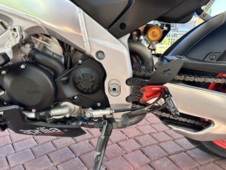 Aprilia Tuono 2022 V4 1100 Factory-thumb-40