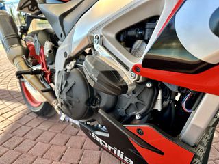 Aprilia Tuono 2022 V4 1100 Factory-thumb-10