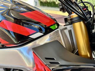 Aprilia Tuono 2022 V4 1100 Factory-thumb-13