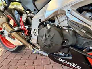 Aprilia Tuono 2022 V4 1100 Factory-thumb-16