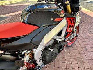 Aprilia Tuono 2022 V4 1100 Factory-thumb-22