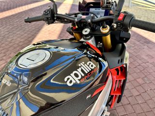 Aprilia Tuono 2022 V4 1100 Factory-thumb-23