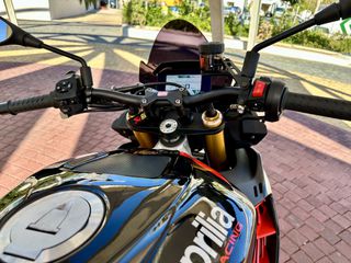 Aprilia Tuono 2022 V4 1100 Factory-thumb-24