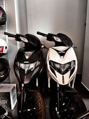 Aprilia SR 125 2025 Ελληνικης Αντιπροσωπειας (Λευκο/Μαυρο)