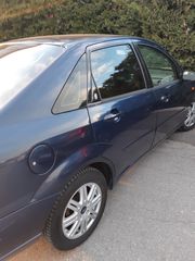 Ford Focus 2004 FOCUS 1.6 GHIA-thumb-4