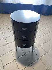 Κομοδίνο ξύλινο σε χρώμα καφέ