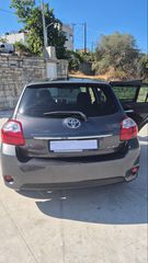 Toyota Auris 2011-thumb-1