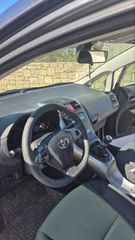 Toyota Auris 2011-thumb-5