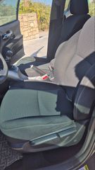 Toyota Auris 2011-thumb-7