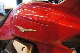 Moto Guzzi V 100 2025 MG V100 MADELLO-thumb-2