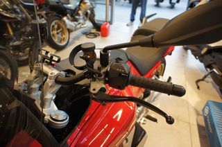 Moto Guzzi V 100 2025 MG V100 MADELLO-thumb-9
